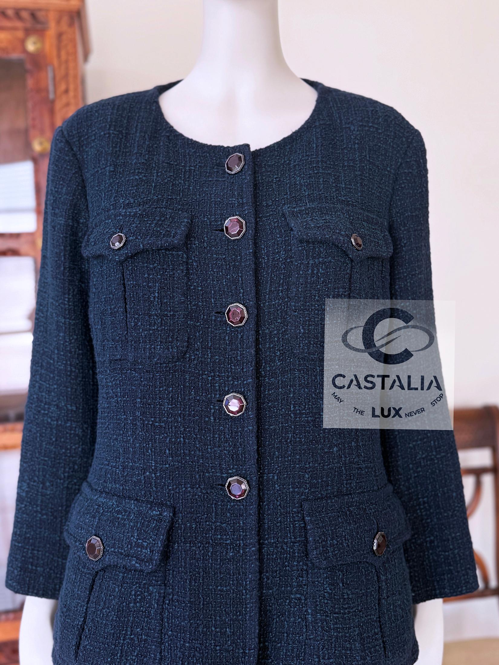 Giacca Chanel in tweed smeraldo con bottoni Gripoix 42 FR in vendita 7