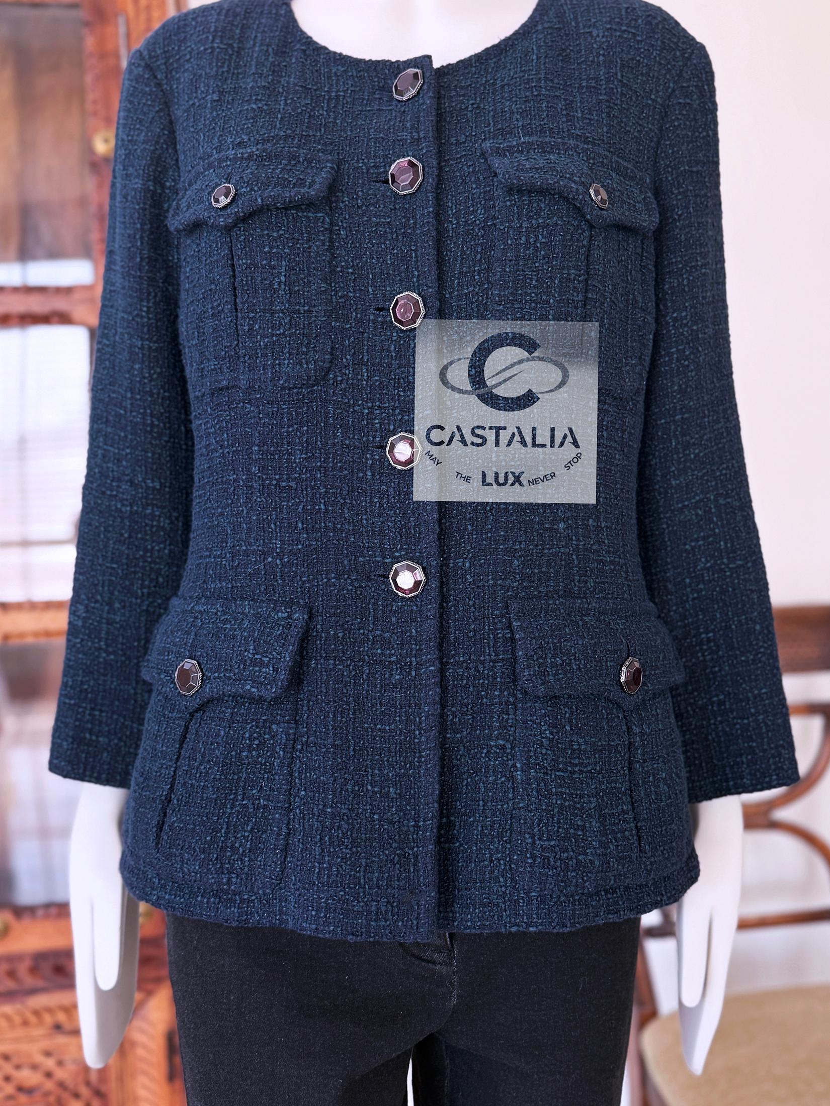 Giacca Chanel in tweed smeraldo con bottoni Gripoix 42 FR in vendita 11