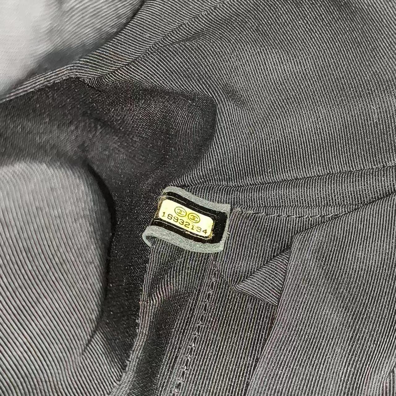 Chanel - Sac à main en chaîne 2012 - Sac à rabat moyen en cuir noir en vente 5
