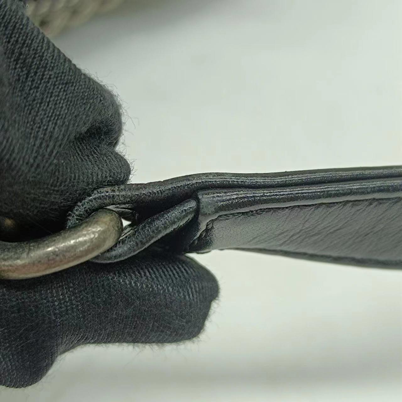 Chanel - Sac à main en chaîne 2012 - Sac à rabat moyen en cuir noir en vente 6