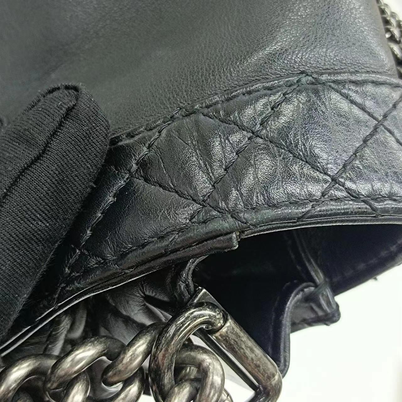 Chanel Enchained Boy Bag 2012 Schwarze Leder Medium Klappentasche im Angebot 7