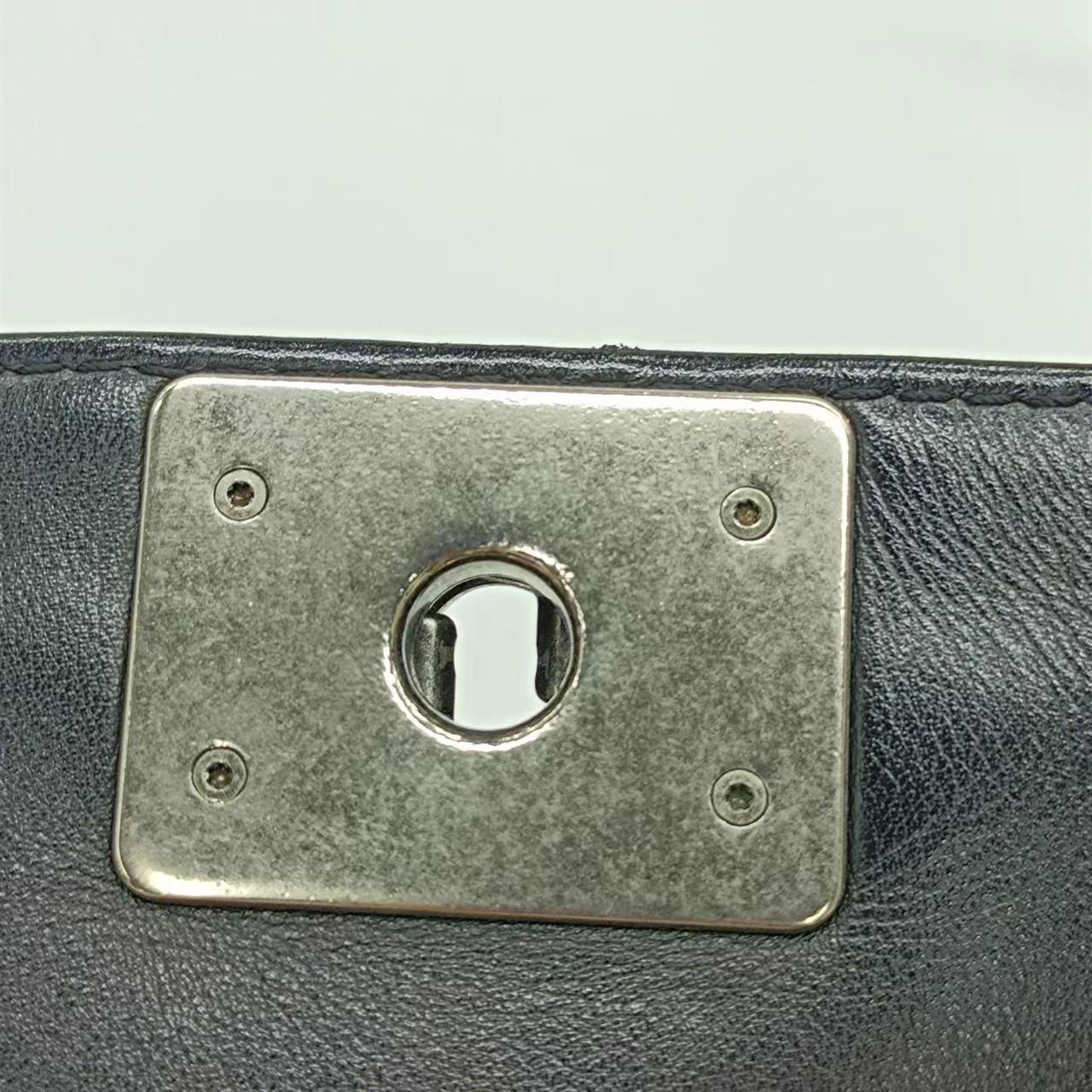 Chanel Enchained Boy Bag 2012 Schwarze Leder Medium Klappentasche im Angebot 8