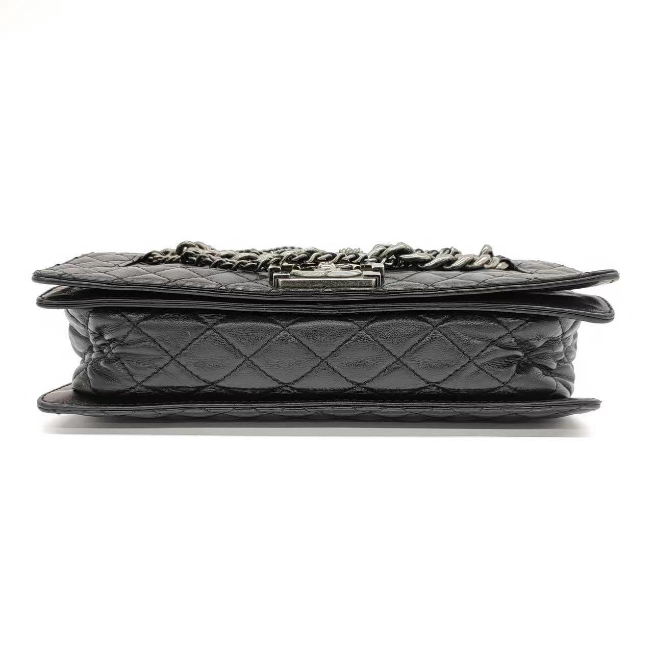Chanel - Sac à main en chaîne 2012 - Sac à rabat moyen en cuir noir en vente 2