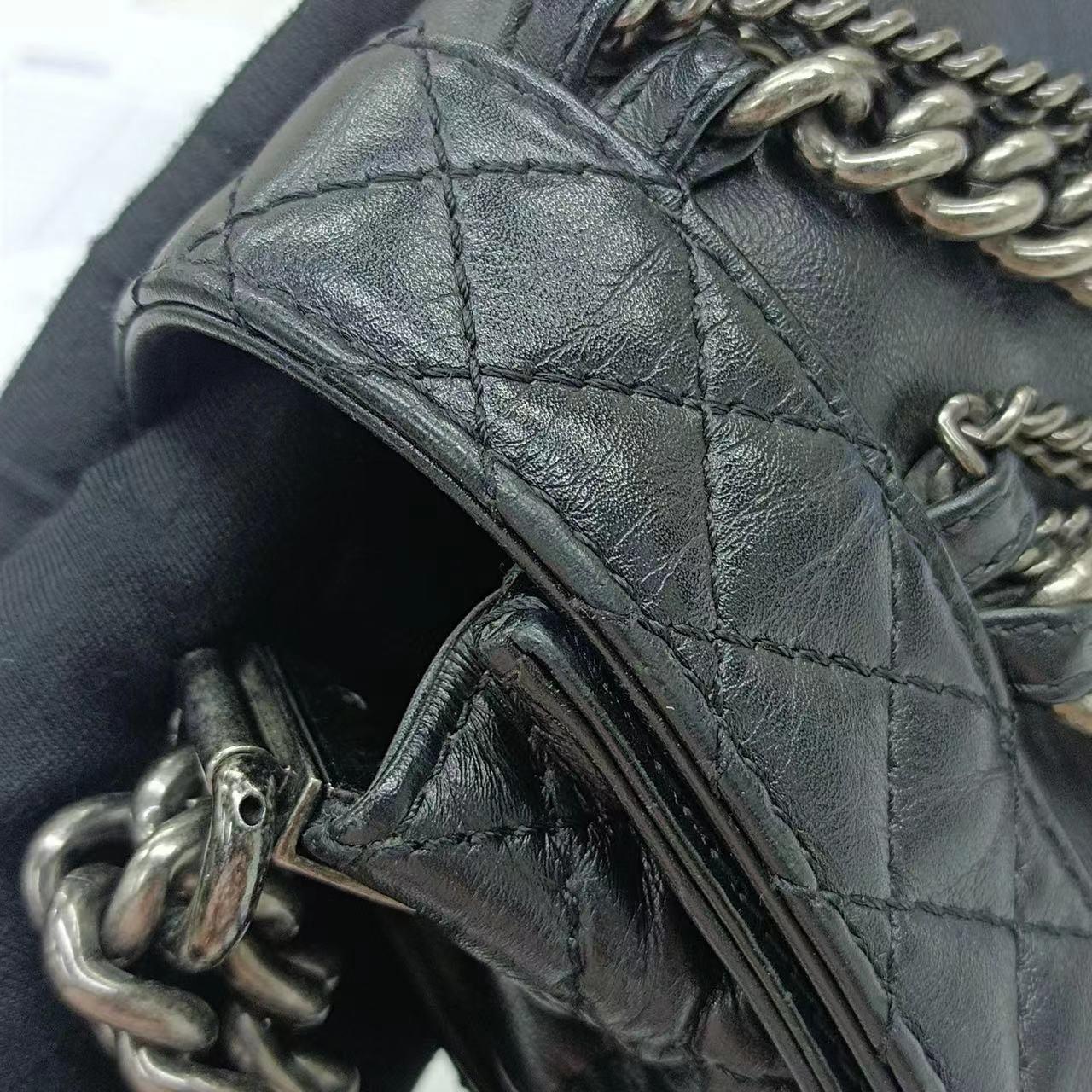 Chanel - Sac à main en chaîne 2012 - Sac à rabat moyen en cuir noir en vente 3