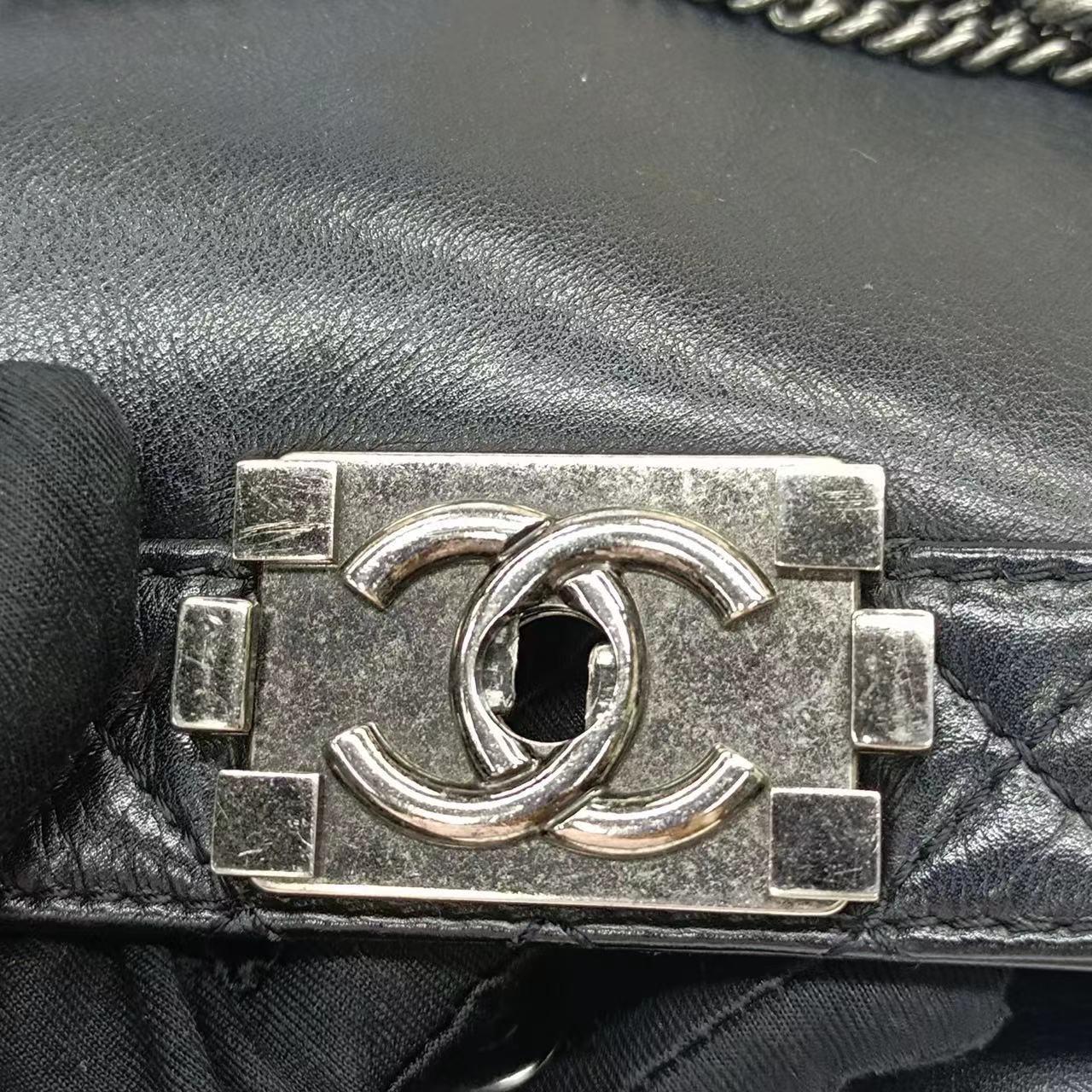 Chanel Enchained Boy Bag 2012 Schwarze Leder Medium Klappentasche im Angebot 4