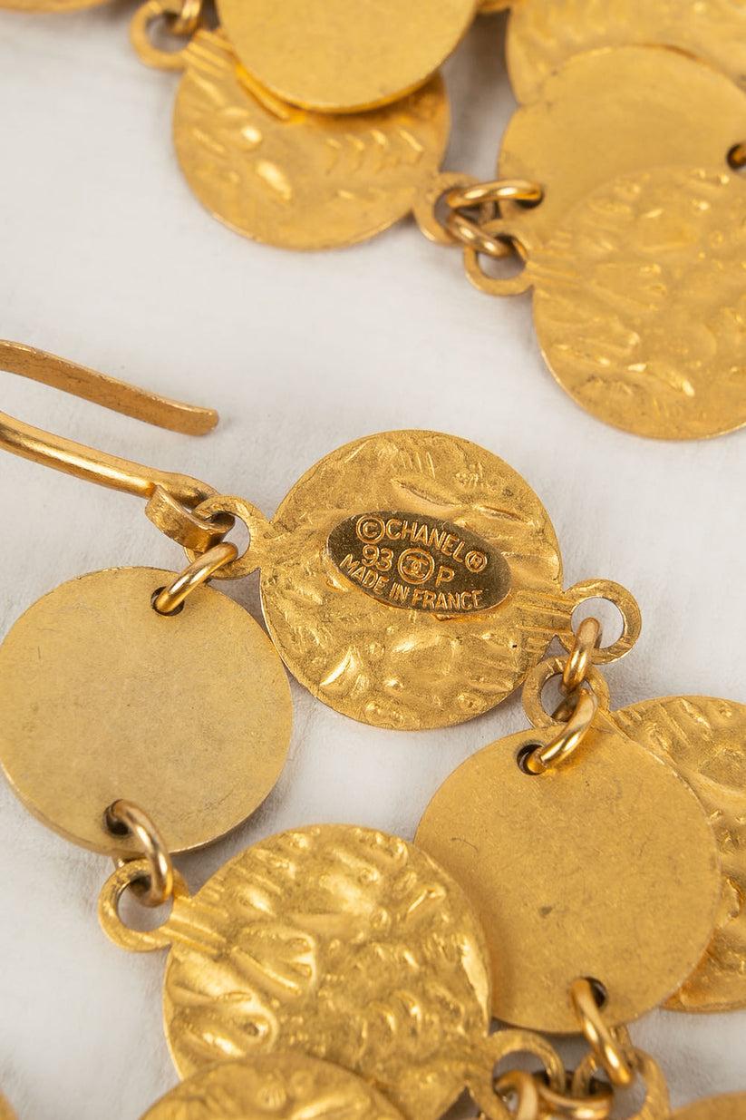 Chanel Engraved Gold Metal Belt, 1993 For Sale 4
