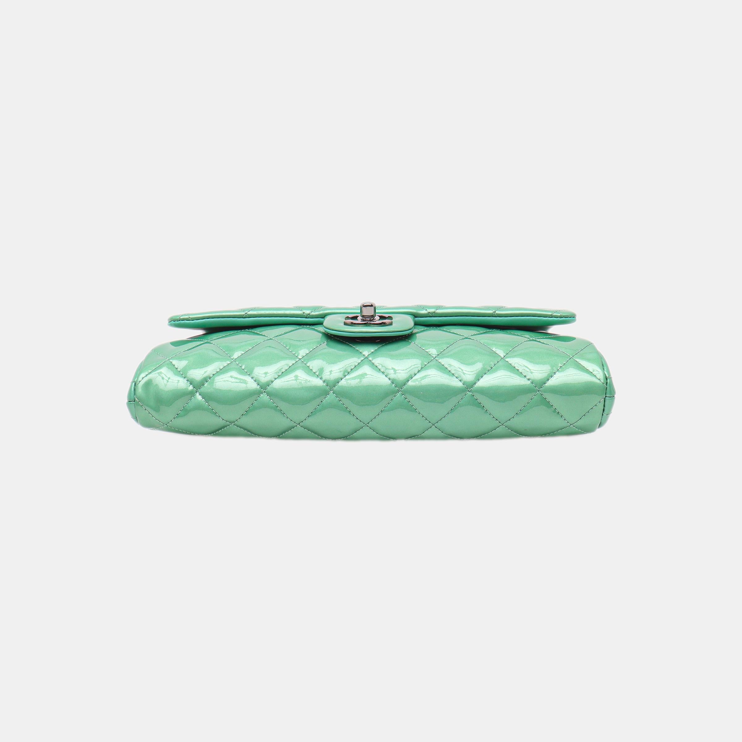 Chanel Envelope Clutch with Chains 2013 Shoulder Bag Apple Green Patent Leather For Sale 1