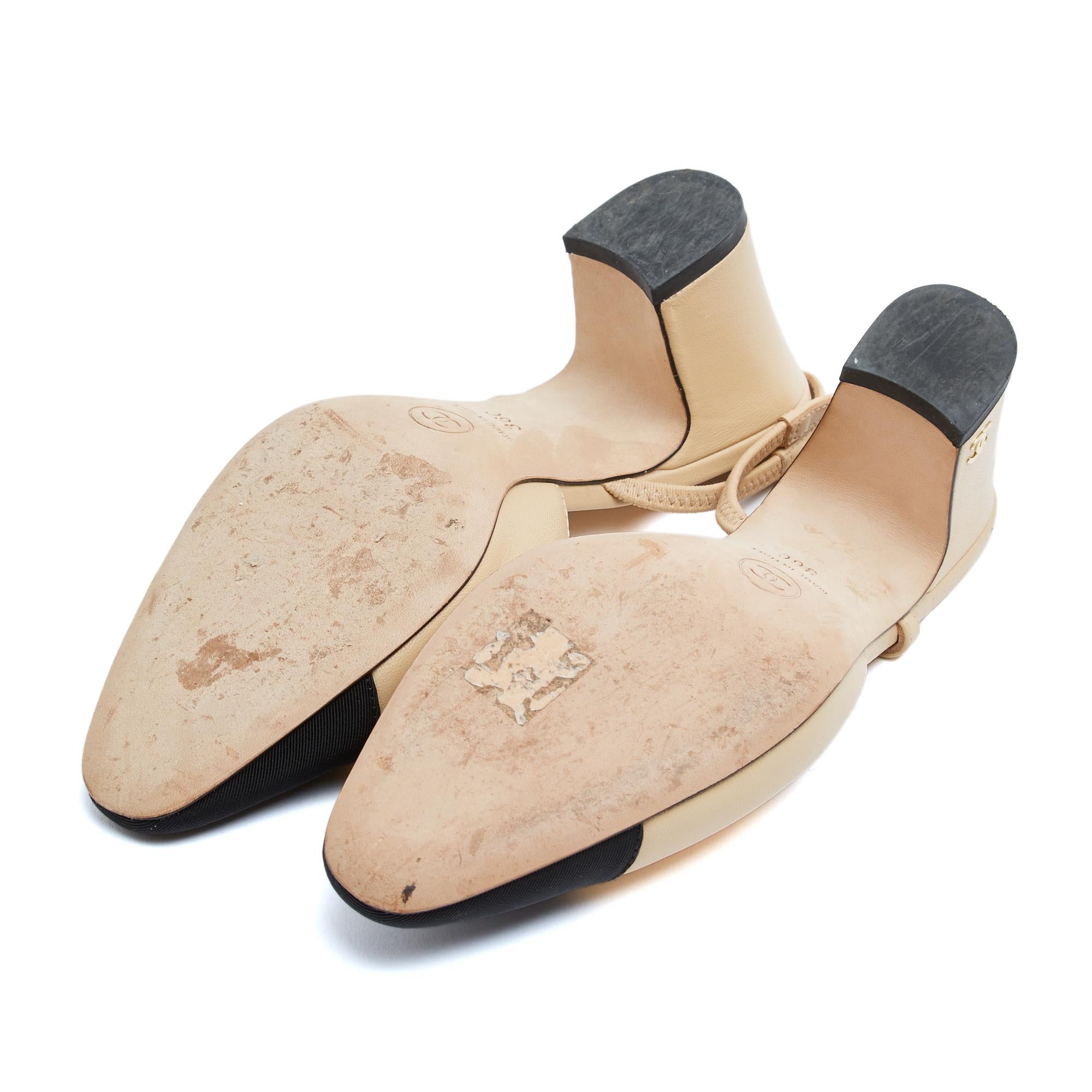 Chanel Escarpins EU36 Beige Schwarz Klassisch Slingbacks Heels Schuhe UK3.5 US6 im Angebot 1