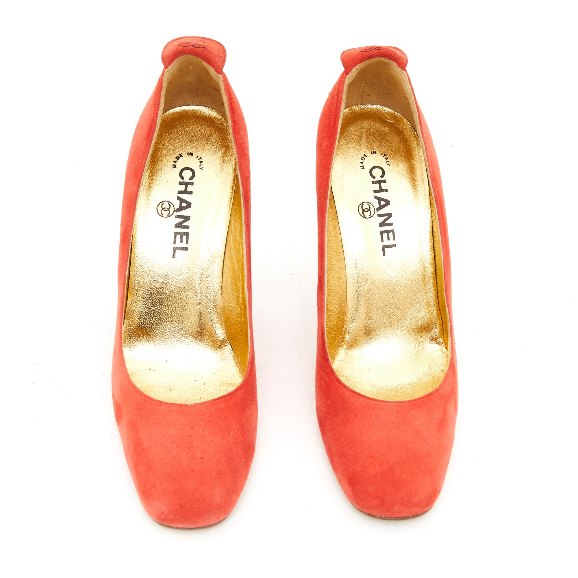 Chanel Escarpins EU39.5 Orange Suede Heels Pumps US8.5 UK6 In Excellent Condition For Sale In PARIS, FR