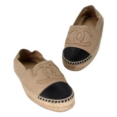 Chanel Espadrille 35 Leather Cap Toe CC Flats CC-0322N-0083