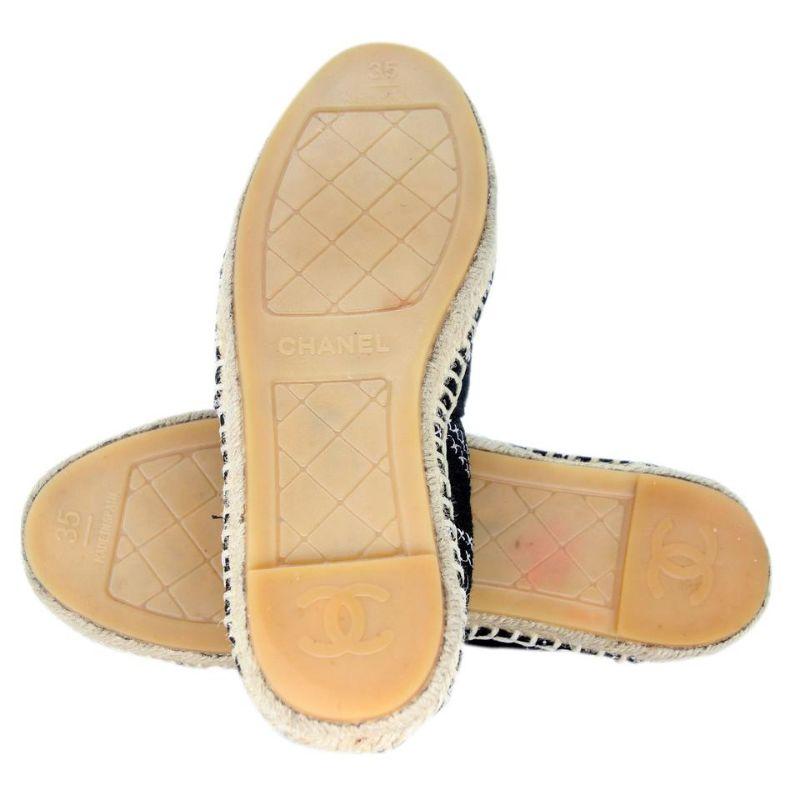 Chanel Espadrille 35 Stitch Canvas CC Cap Toe Flats CC-0426N-0121 In Good Condition For Sale In Downey, CA