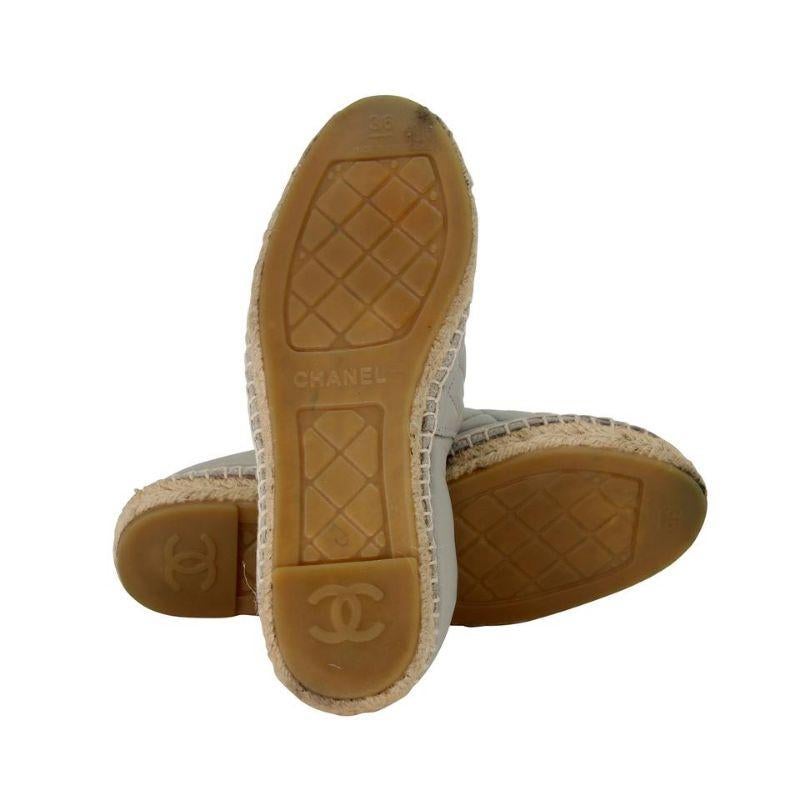 Chanel Espadrille 36 - Chaussures plates CC brodées en cuir CC-0602N-0001 Bon état - En vente à Downey, CA