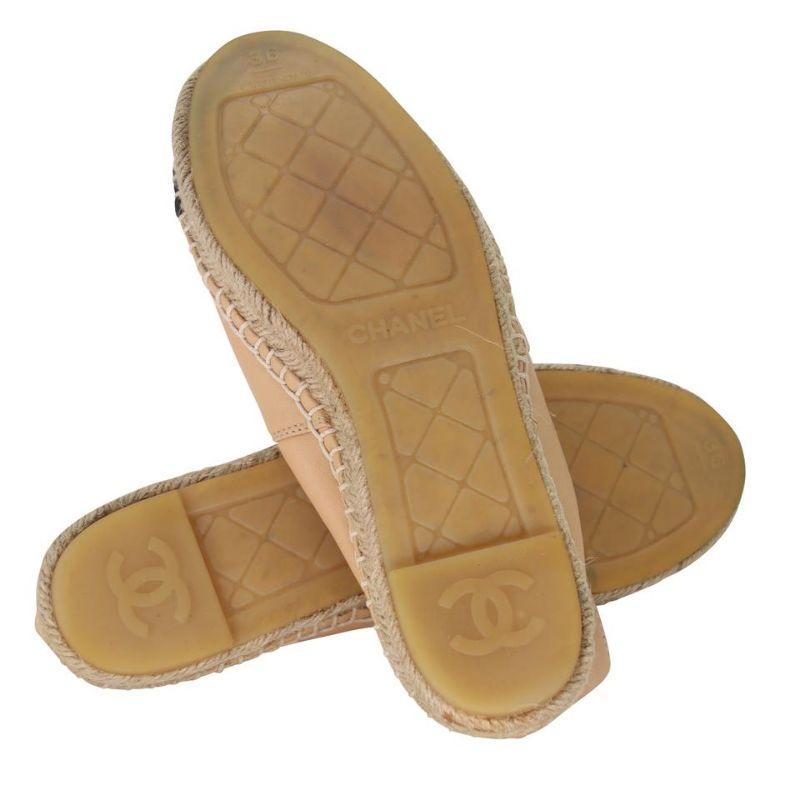 Chanel Espadrille 36 Leather Cap Toe CC Flats CC-0402N-0098 In Good Condition For Sale In Downey, CA