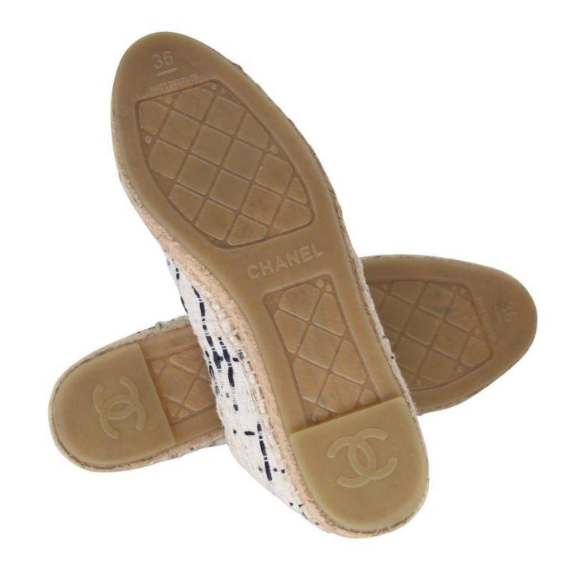 Chanel Espadrille 36 Leather Cap Toe CC Runway Multi Flats CC-0322N-0081 In Good Condition For Sale In Downey, CA