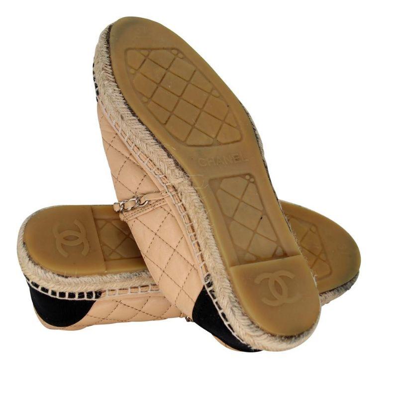 Beige Chanel Espadrille 37 Diamond Quilted Leather Chain Flats CC-0322N-0078 For Sale