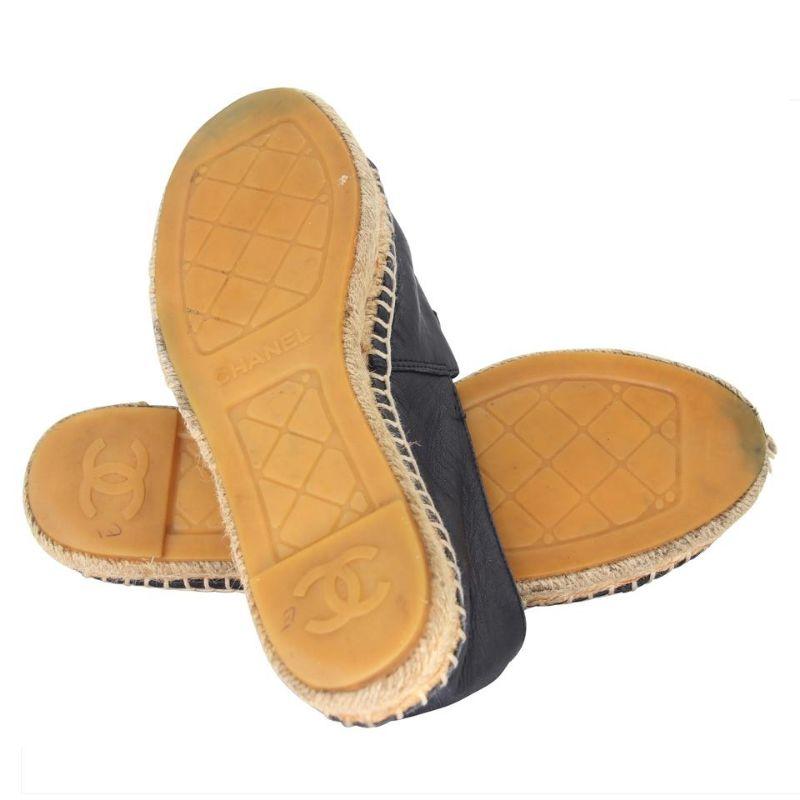 Chanel Espadrille 37 Lambskin Leather CC Cap Toe Flats CC-0502N-0128 In Good Condition For Sale In Downey, CA