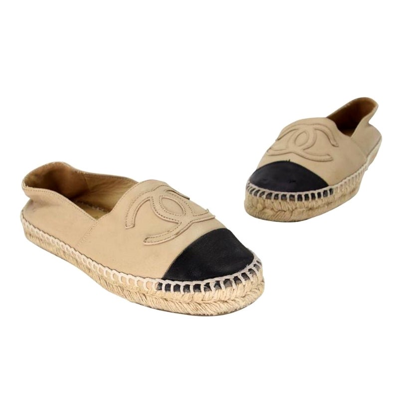 Chanel Espadrille 37 Leather Cap Toe CC Flats CC-0502N-0131 For Sale