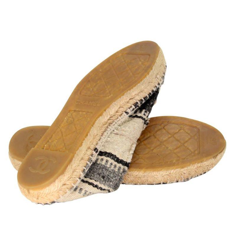 Chanel Espadrille 37 Striped Woven Canvas Cap Toe CC Flats CC-0503N-0144 In Good Condition For Sale In Downey, CA