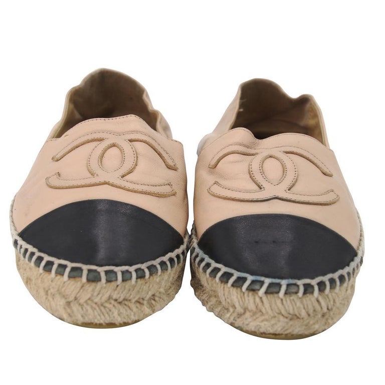 Chanel Espadrille 38 CC Leather Cap Toe Flats CC-0717N-0003 For Sale at  1stDibs