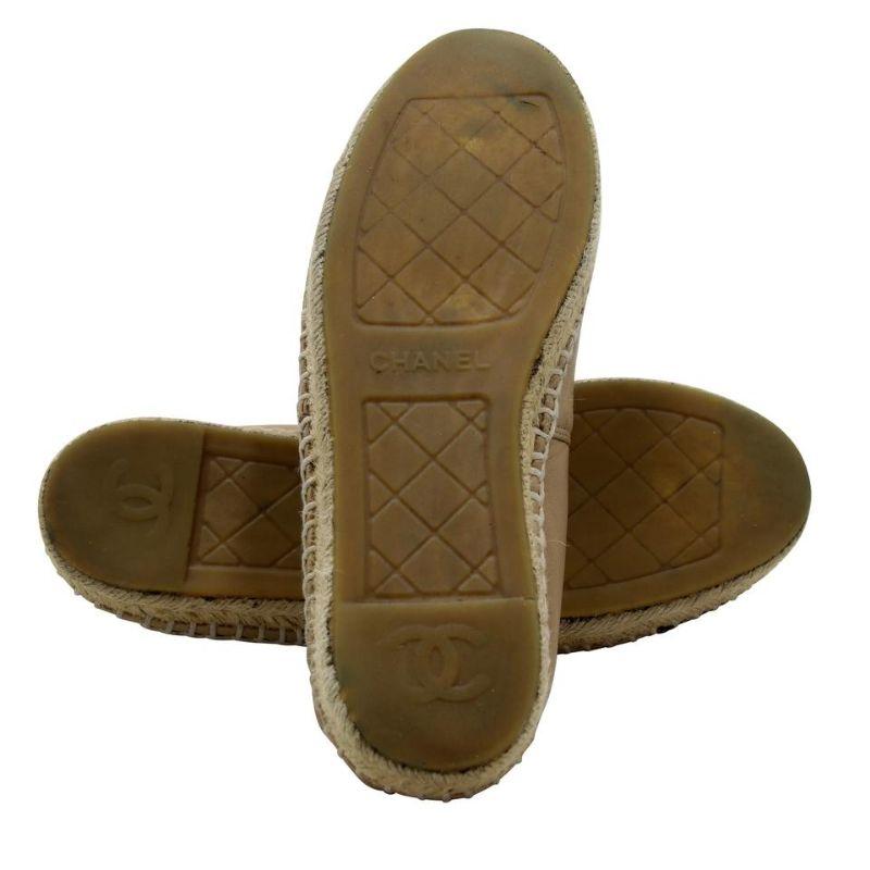 Chanel Espadrille 38 Lambskin CC Monogram Beige Flats CC-0928P-0006 In Good Condition For Sale In Downey, CA
