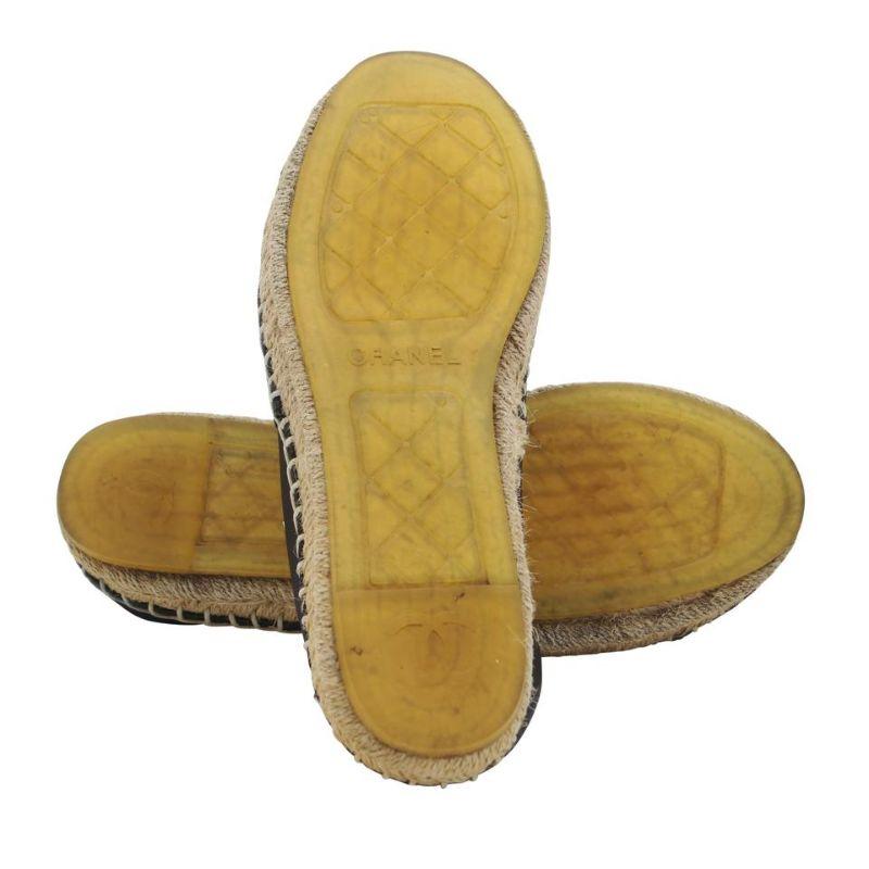 Chanel Espadrille 38 Leder CC Double Stacked Flats CC-0225N-0049 im Zustand „Hervorragend“ im Angebot in Downey, CA