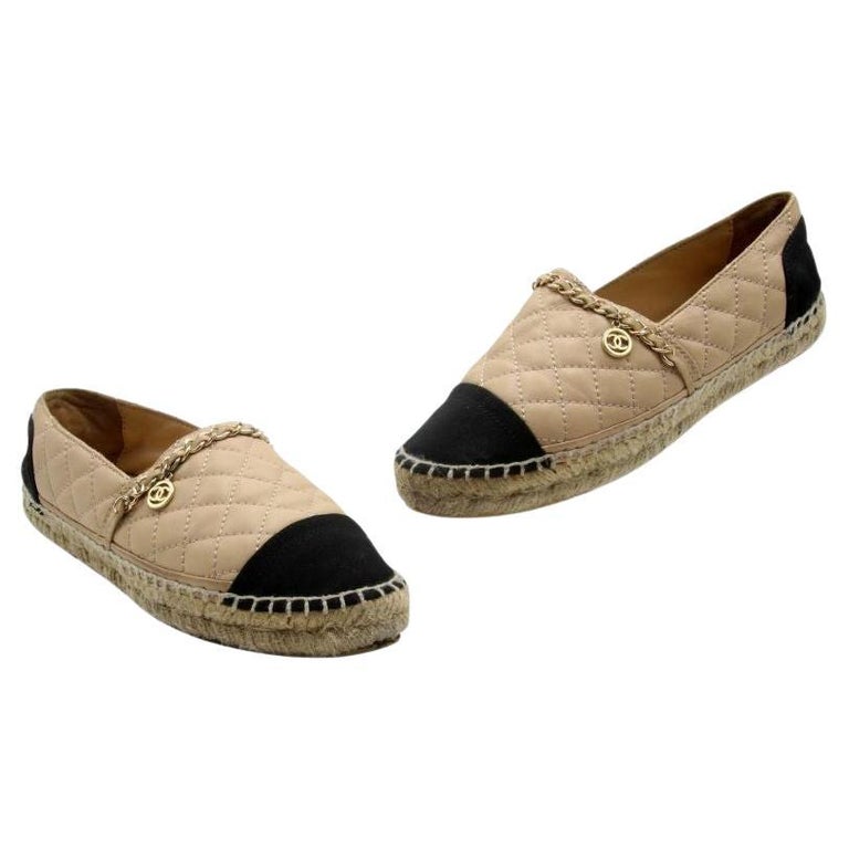 Chanel Espadrille Quilted 37 Leather Chain Flats CC-0203N-0001 For Sale at  1stDibs