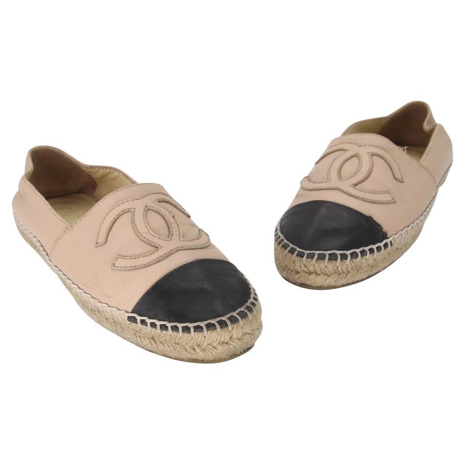 Chanel Espadrilles 35 Embroidered Leather Cap Toe CC Flats CC-0223N-0041 For Sale