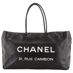 Chanel Essential 31 Rue Cambon Fourre-tout en cuir moyen