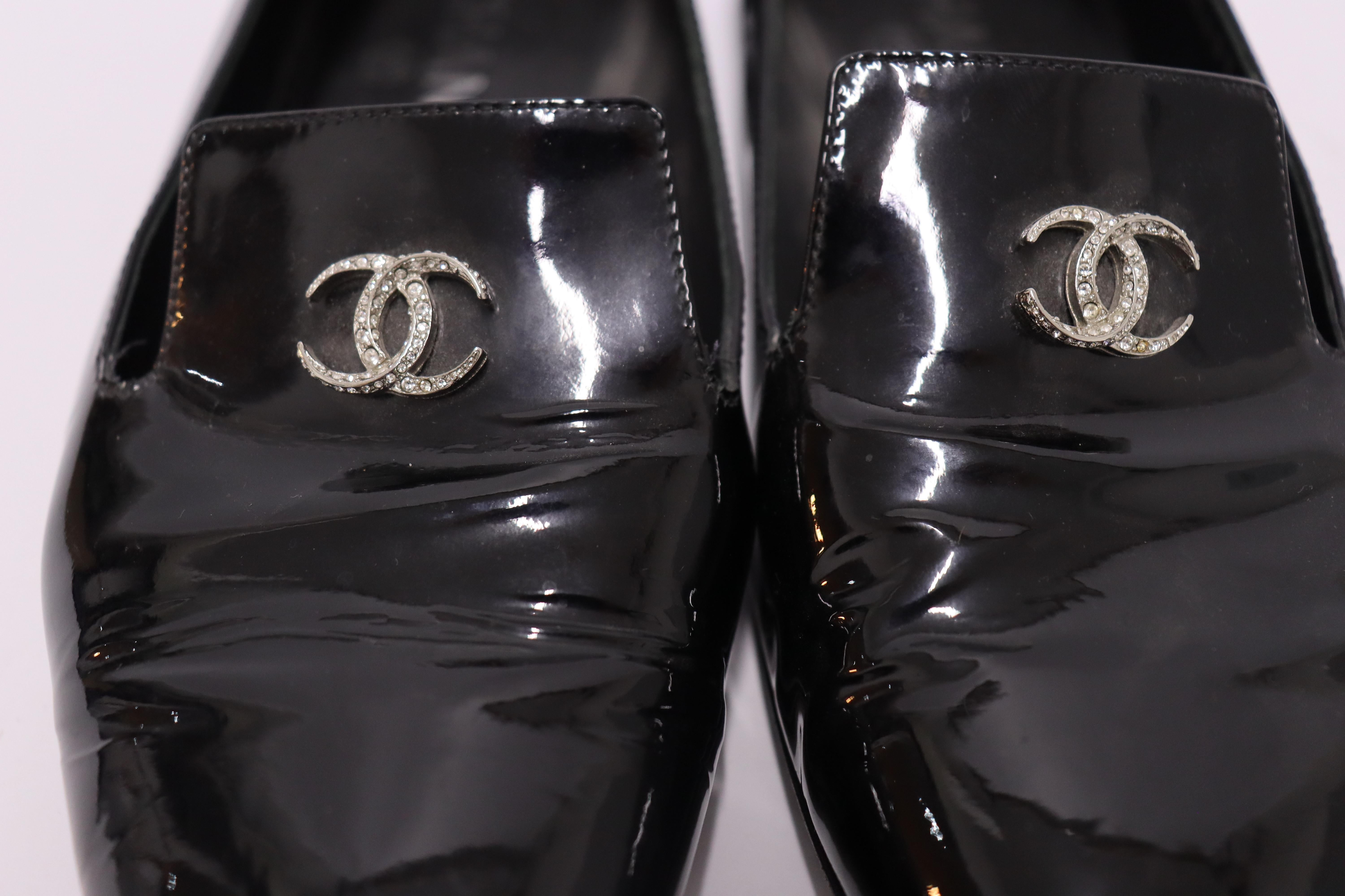 Chanel EU 37 Black Patent Leather Loafers For Sale 1