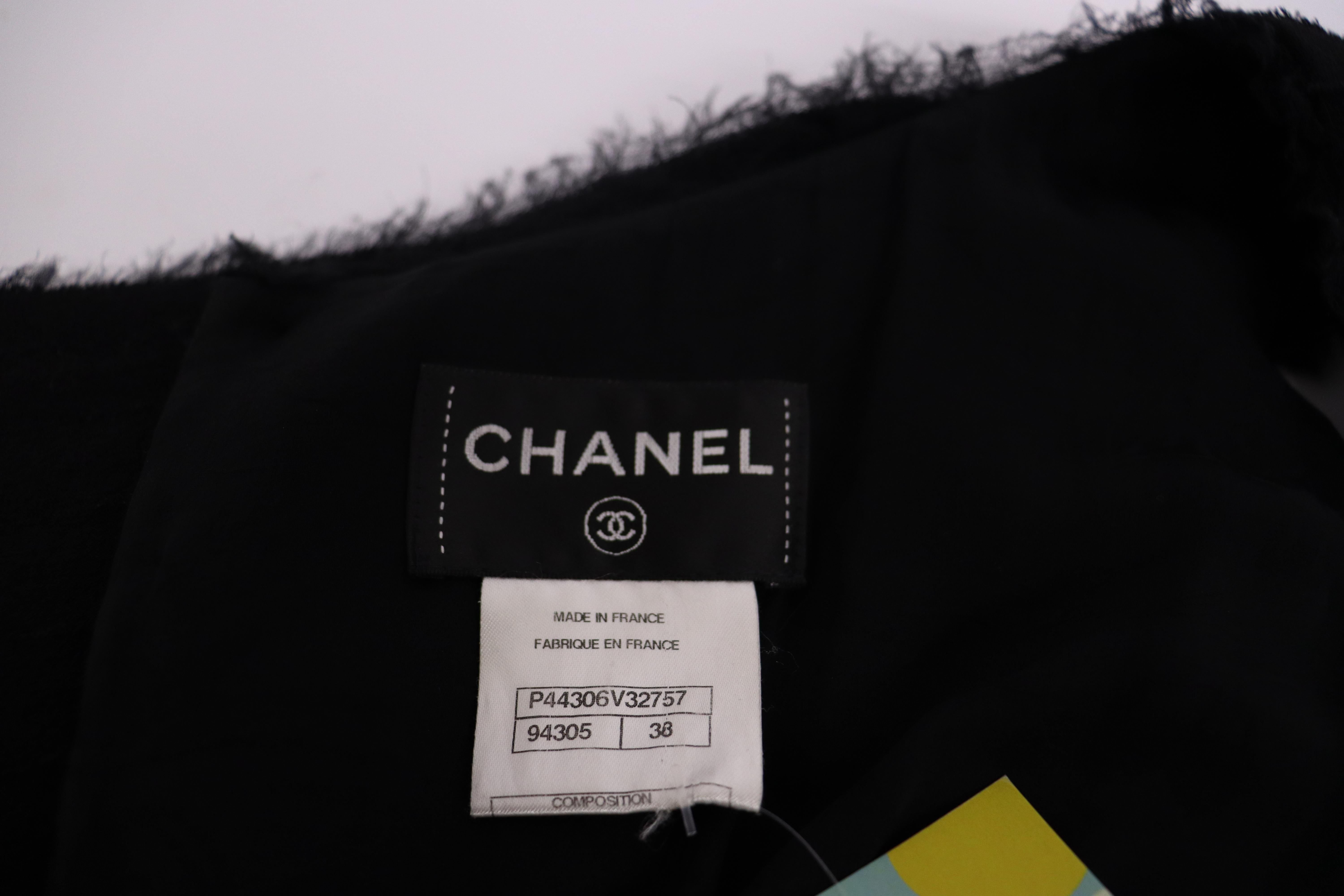Women's Chanel EU 38 Black Cap Sleeve Cocktail Tiered Bow Sheath Wool Dress For Sale