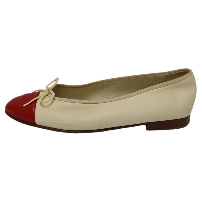 Chanel EU 38.5 Beige and Red Lambskin Leather Ballet Flats For