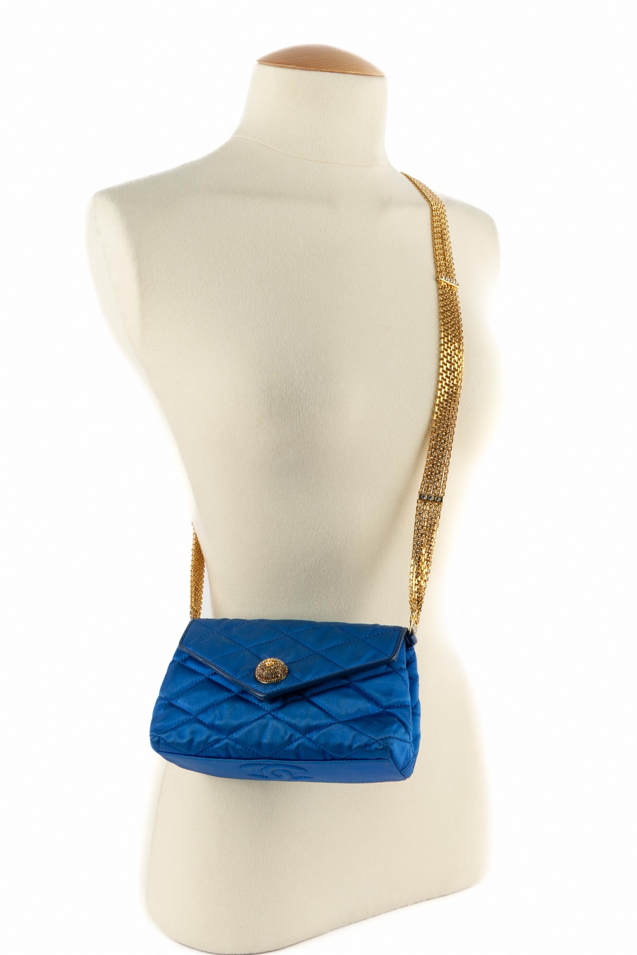 Bolso de noche Chanel 1988 en venta 10
