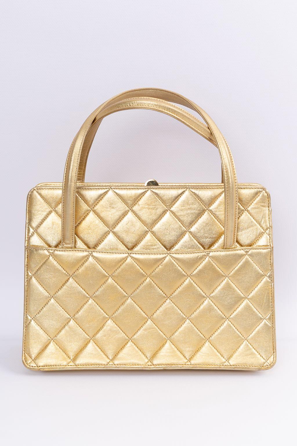 Women's Chanel Evening Bag in Gold Leather For Sale