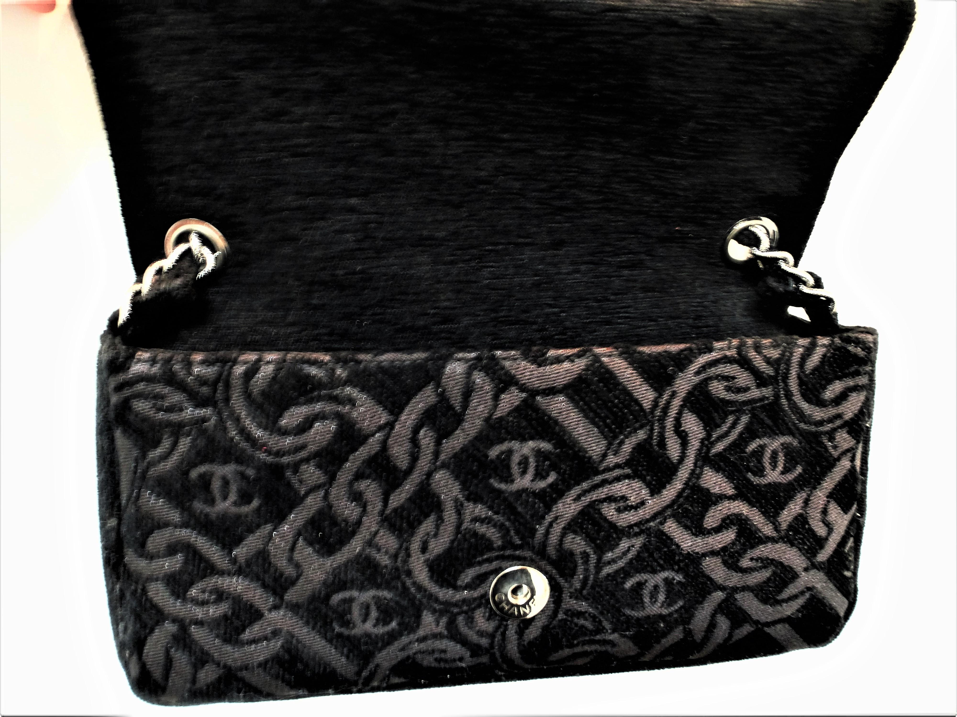 ¡Bolso de noche Chanel de tejido jacquard negro, cadena tejida Chanel y logotipo! 1
