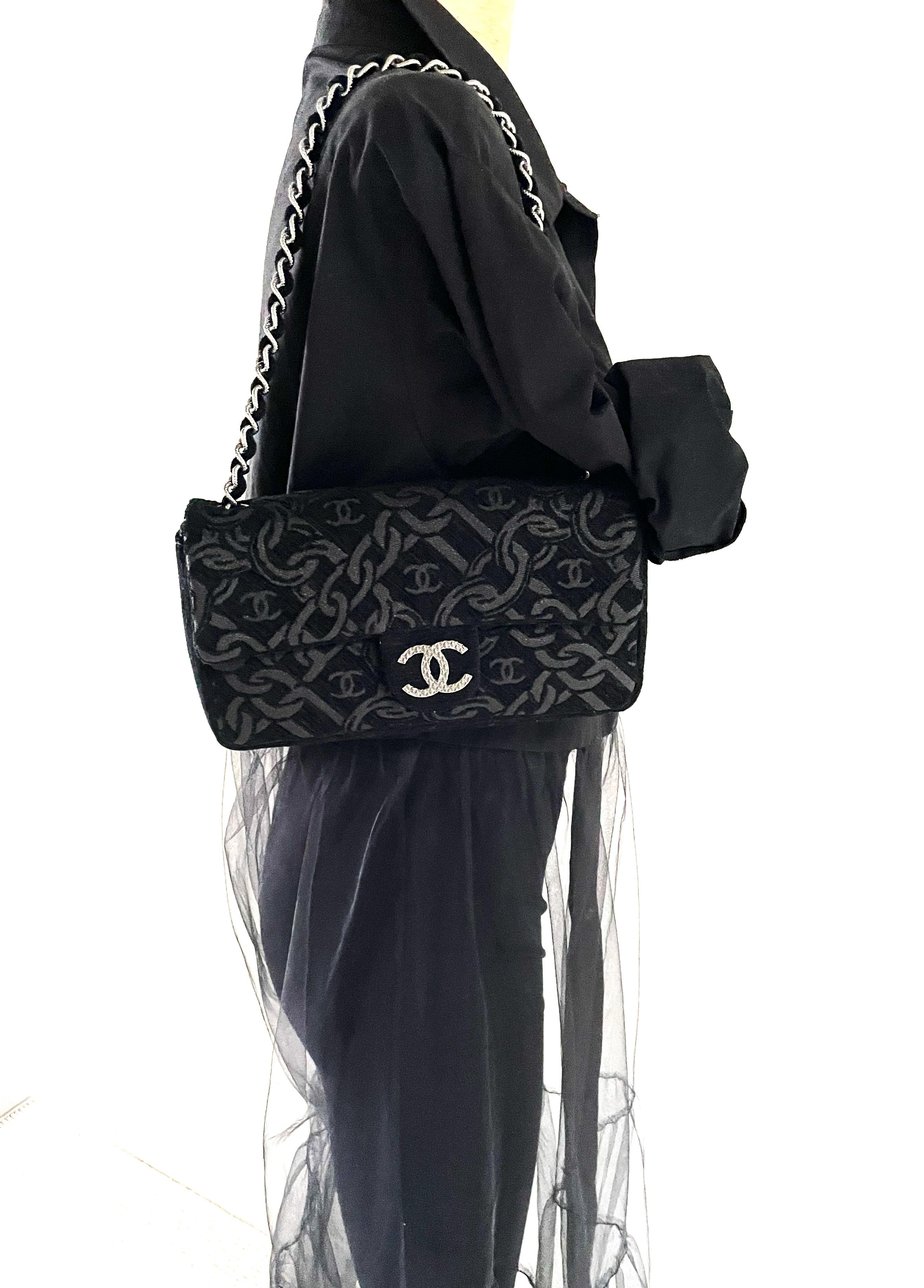 CHANEL EVENING SCHULTER BAG, schwarzer Jacquard-Stoff mit ikonischem CC 1990er im Angebot 4