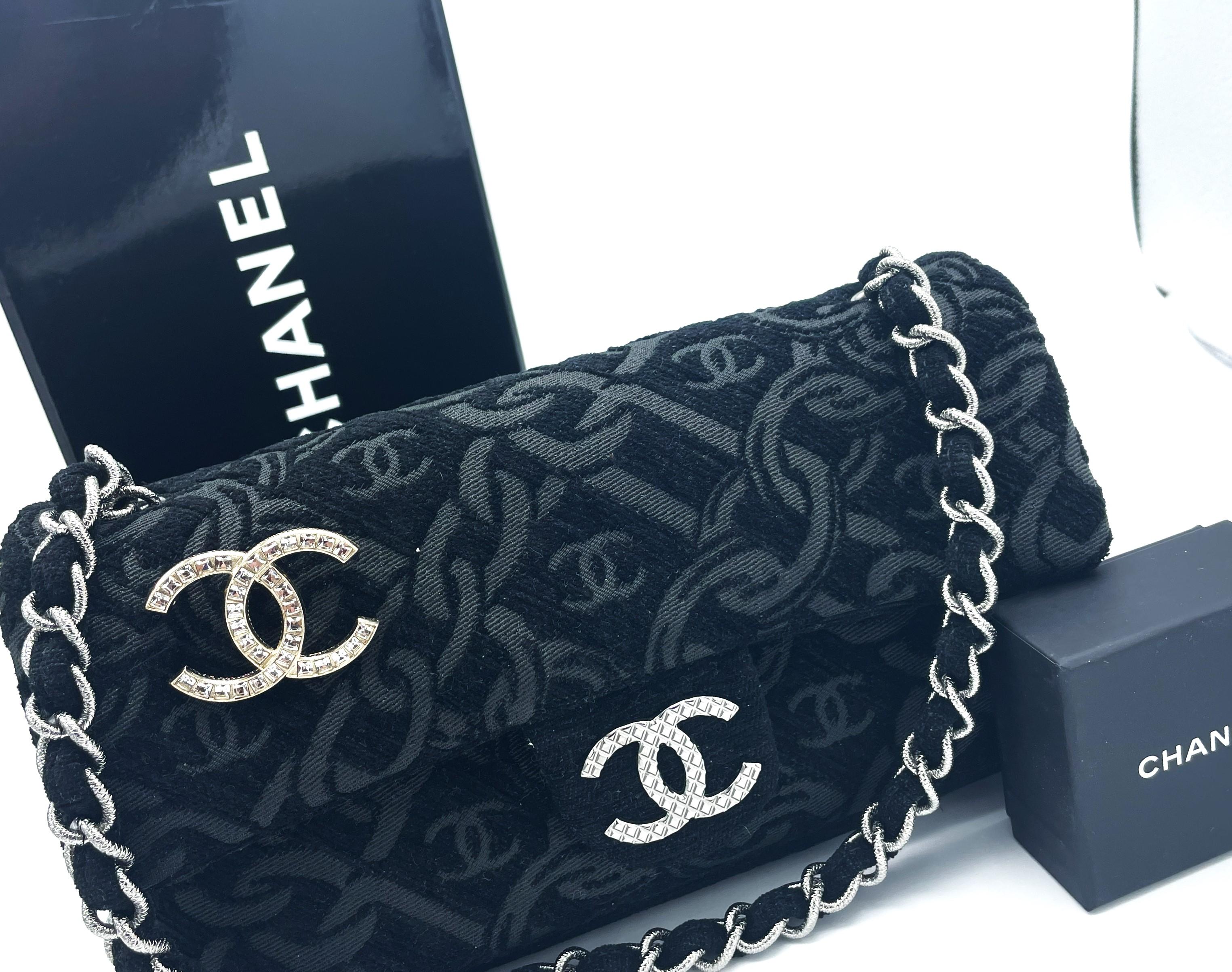 CHANEL EVENING SCHULTER BAG, schwarzer Jacquard-Stoff mit ikonischem CC 1990er (Schwarz) im Angebot