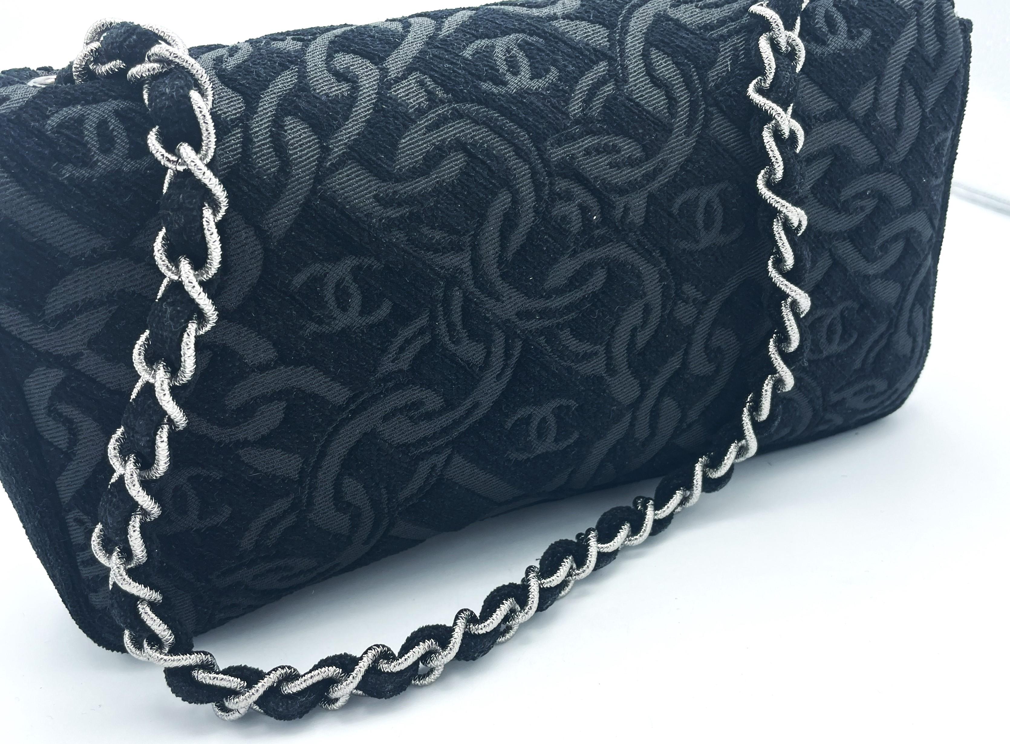 CHANEL EVENING SCHULTER BAG, schwarzer Jacquard-Stoff mit ikonischem CC 1990er im Zustand „Hervorragend“ im Angebot in Stuttgart, DE