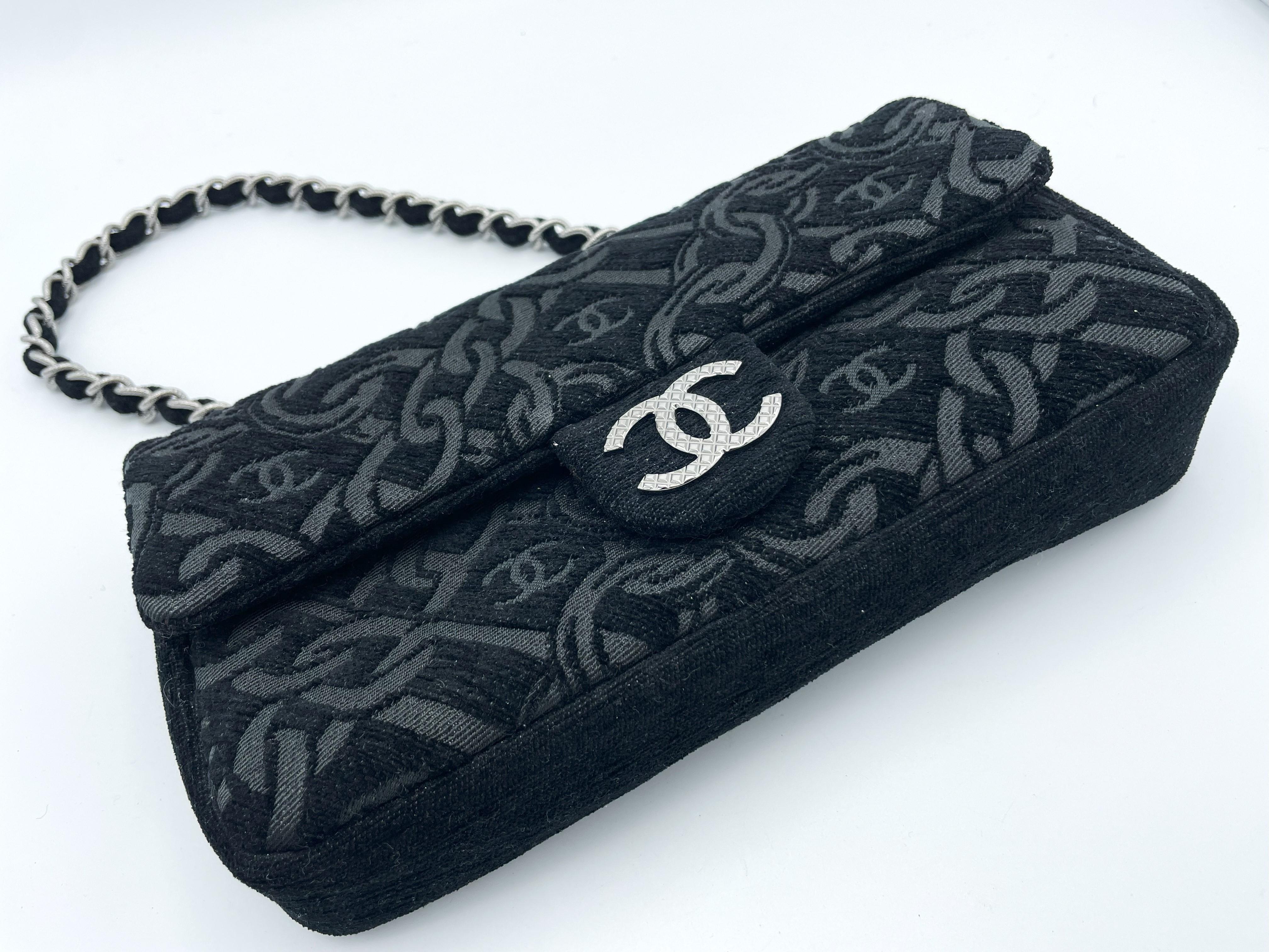 CHANEL EVENING SCHULTER BAG, schwarzer Jacquard-Stoff mit ikonischem CC 1990er Damen im Angebot