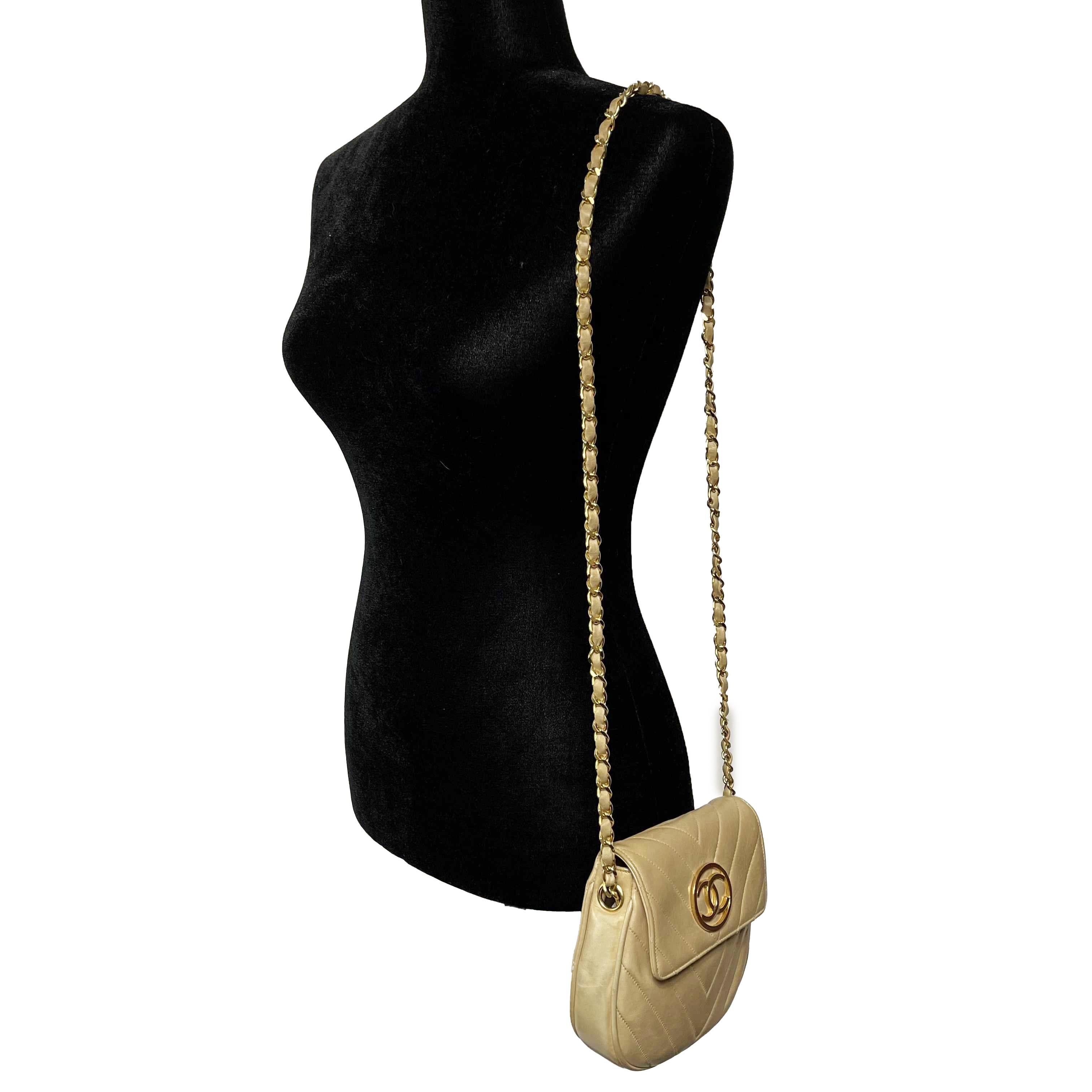 Chanel - Excellent - 90's Vintage Chevron Flap 24k - Beige, Gold - Handbag 1