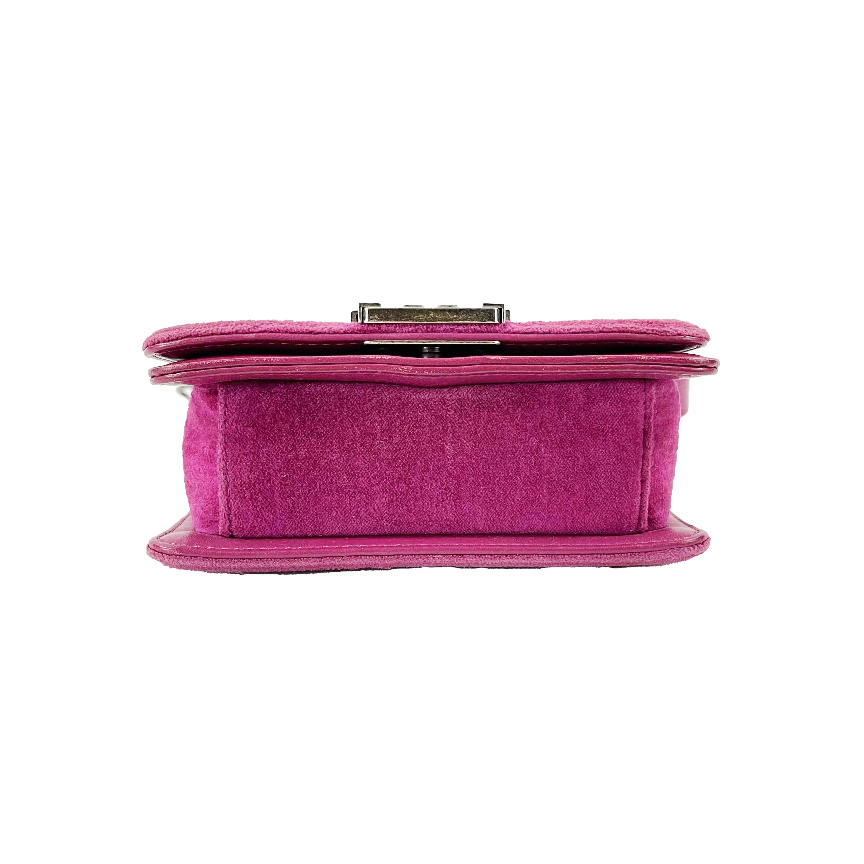 CHANEL - Excellent - Mini Boy Shoulder Crossbody Velvet Leather - Pink Fuchsia - In Excellent Condition In Sanford, FL