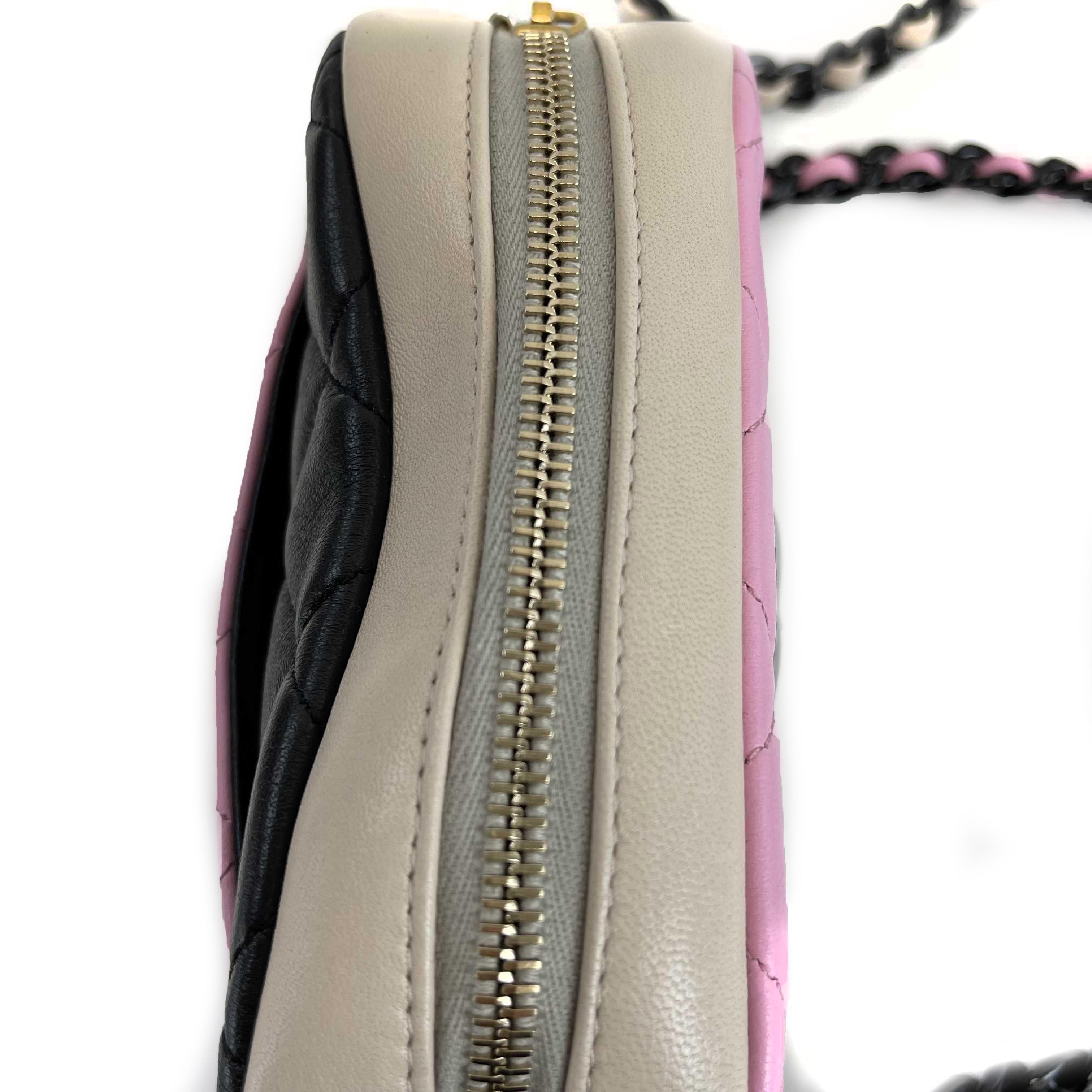 Chanel - Excellent - Mini Camera Case 23P - CC Color Block Crossbody 1