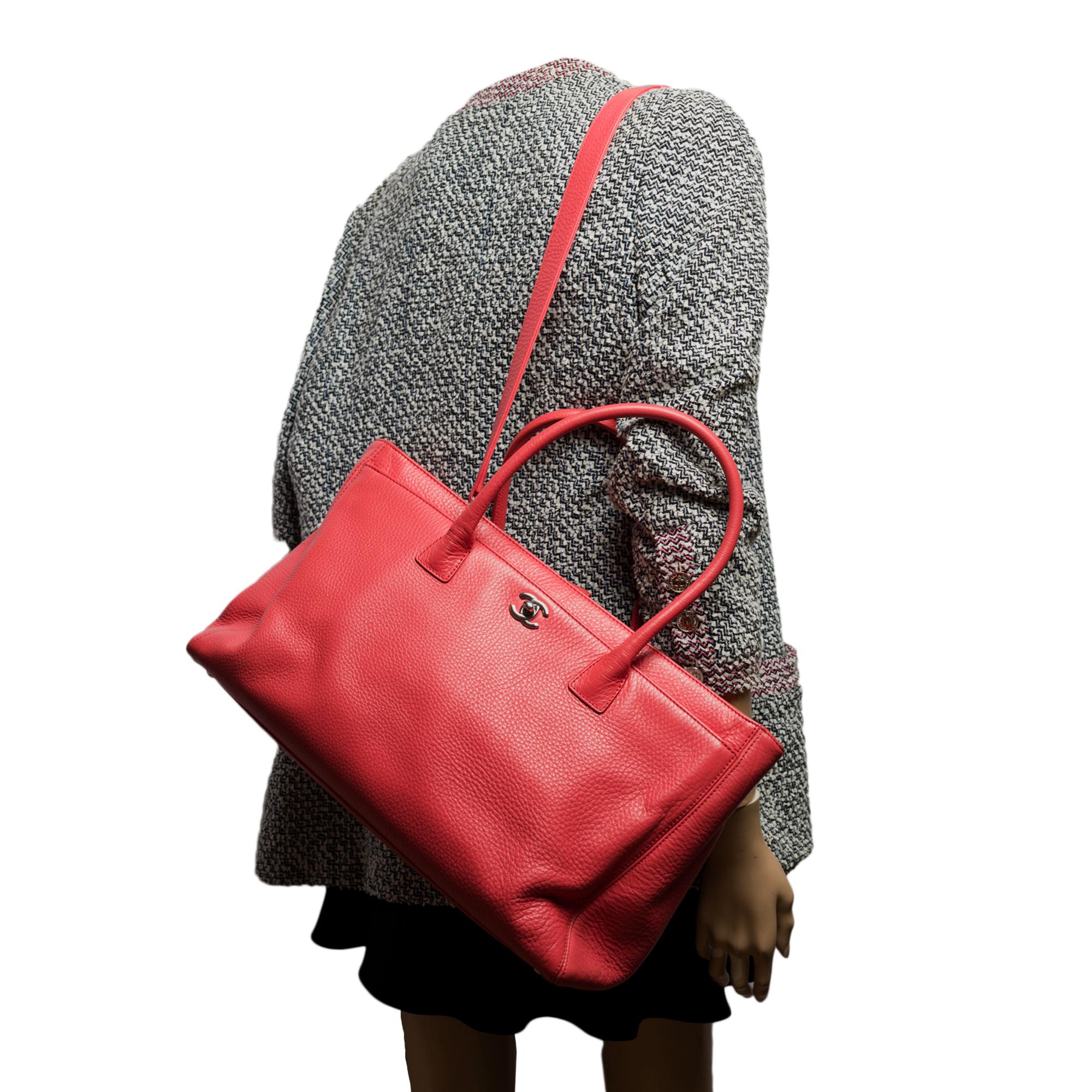 Chanel Executive Tote bag with shoulder strap in coral pink grained leather, SHW 5