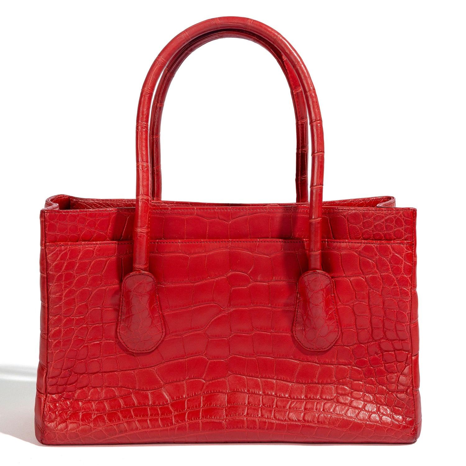 Chanel Executive Tote mattes Alligatorleder SHW im Zustand „Gut“ im Angebot in London, GB