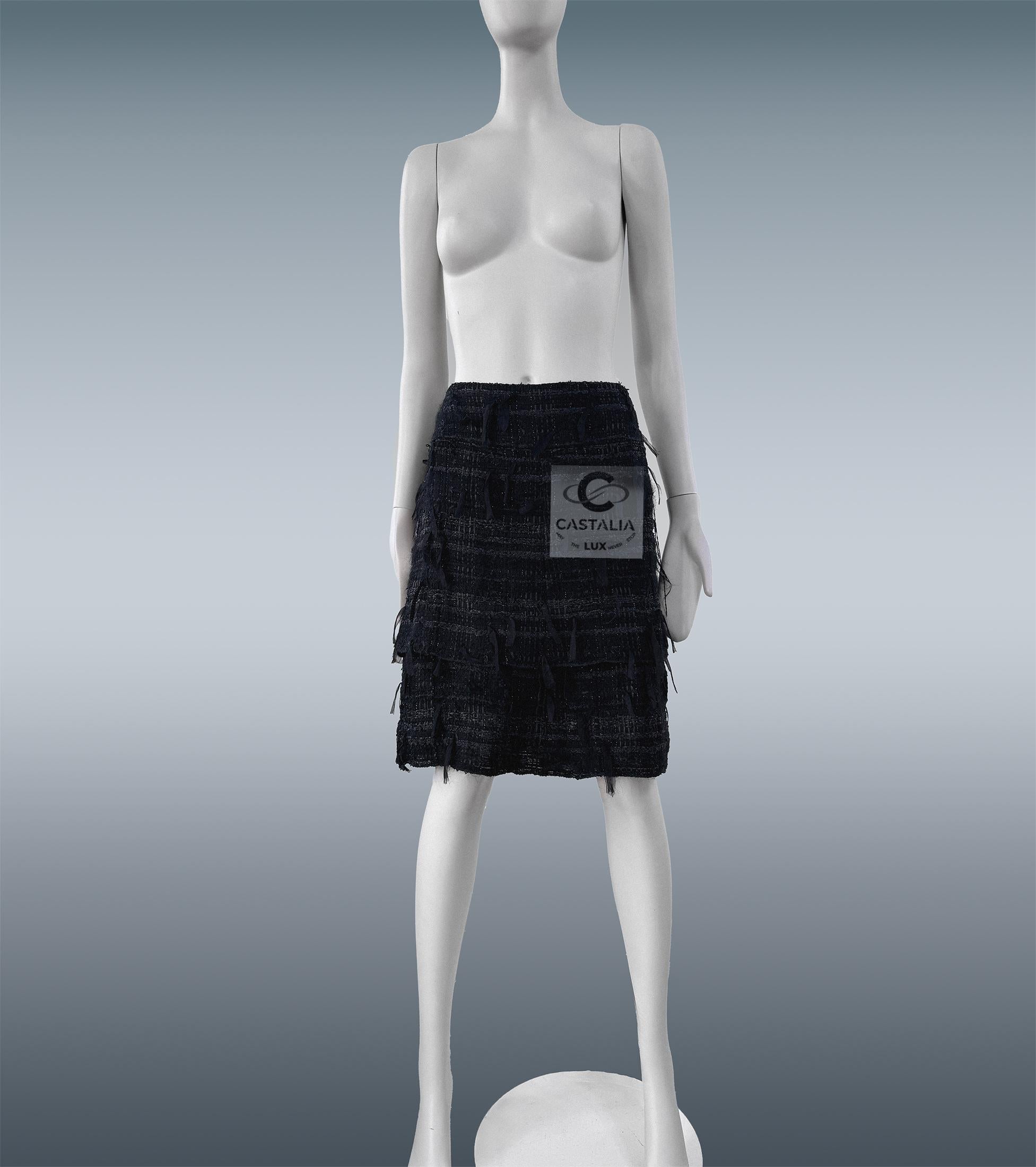 Nero Chanel Gonna in tweed con nastro nero 46 FR in vendita
