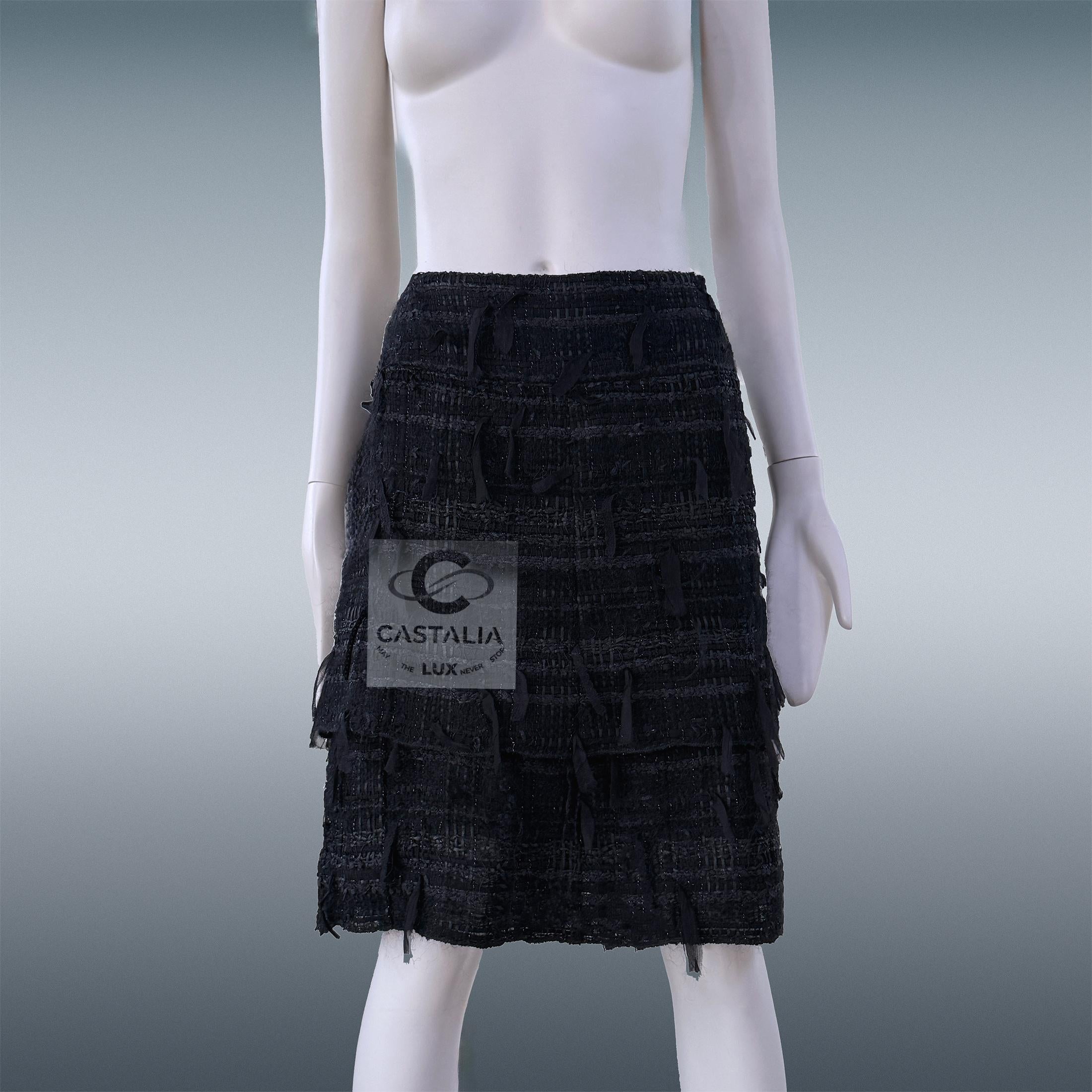 Chanel Gonna in tweed con nastro nero 46 FR In condizioni Nuovo in vendita a Dubai, AE