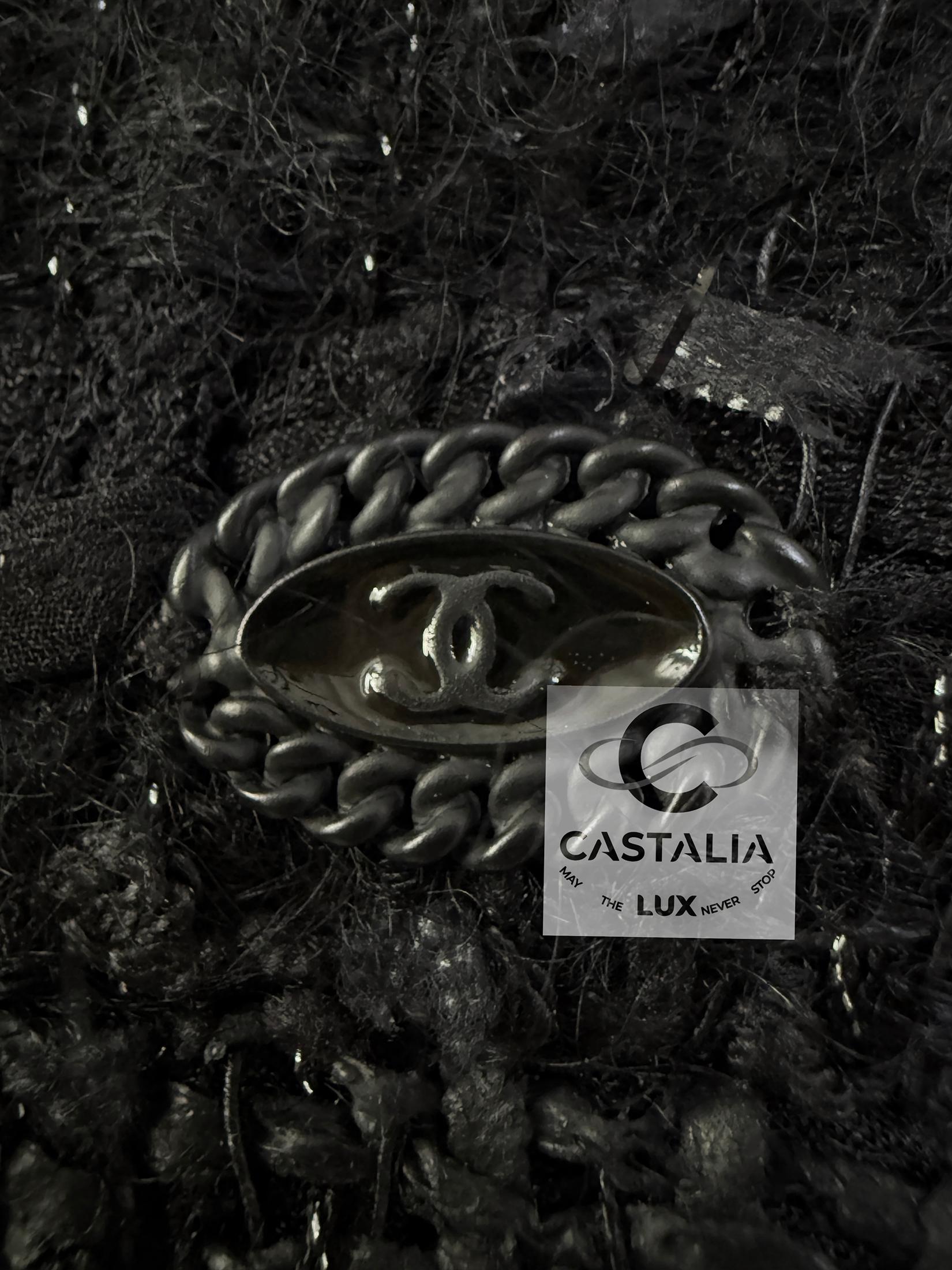 Chanel Exquisita Falda de Tweed con Lazo Negro 46 FR en venta 5