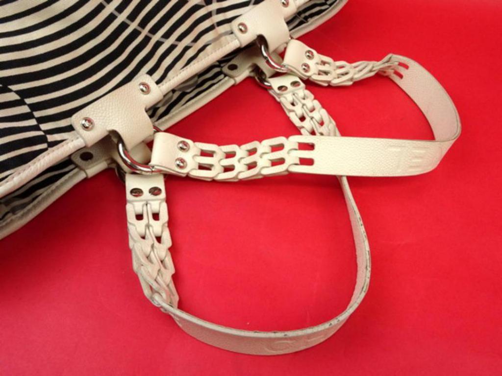 Date Code/Serial Number: 11343366
Made In: Italy
Measurements: Length: 16.92