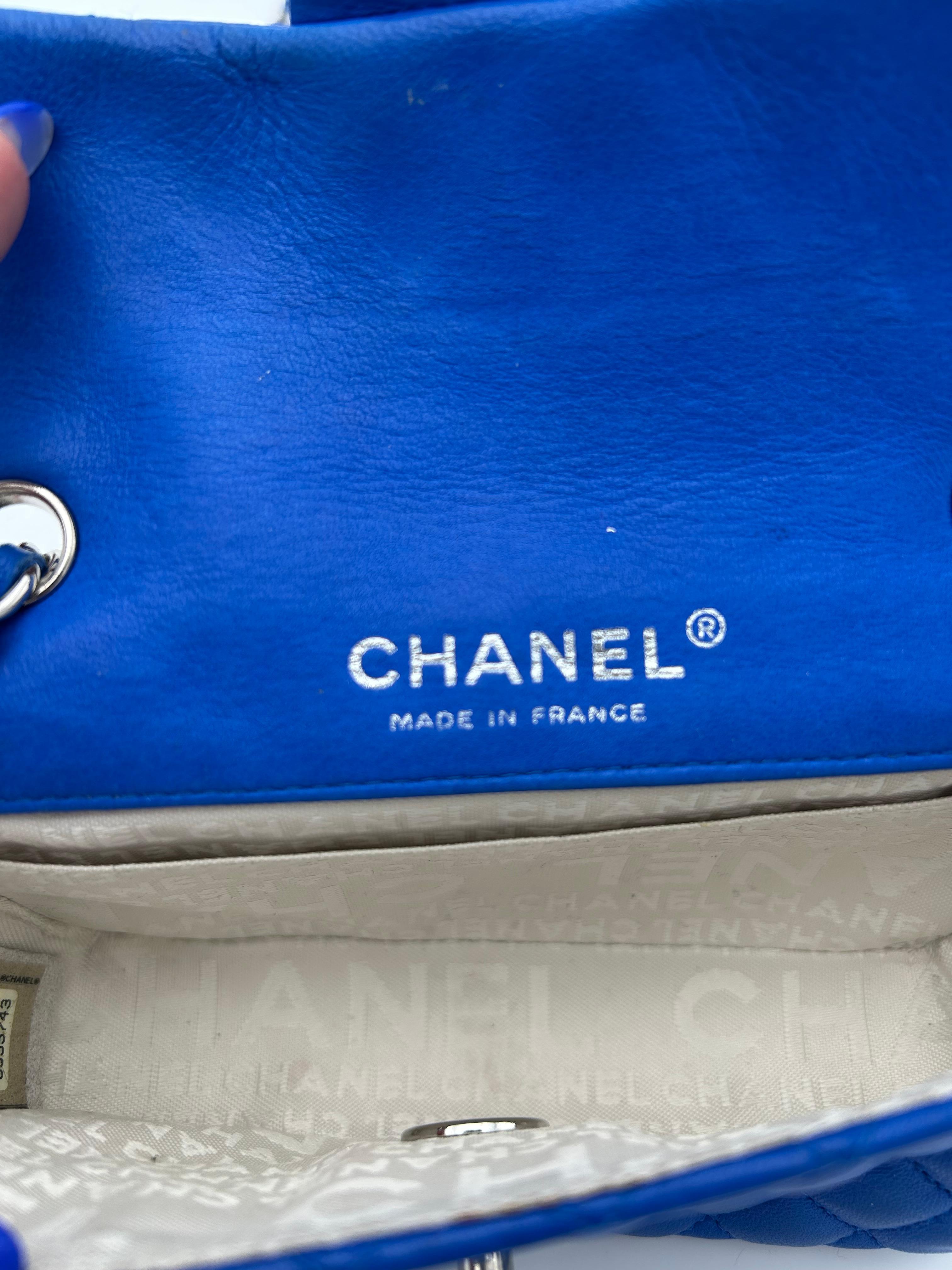 Borsa Chanel Extra Mini Blu Reale Classica in vendita 2