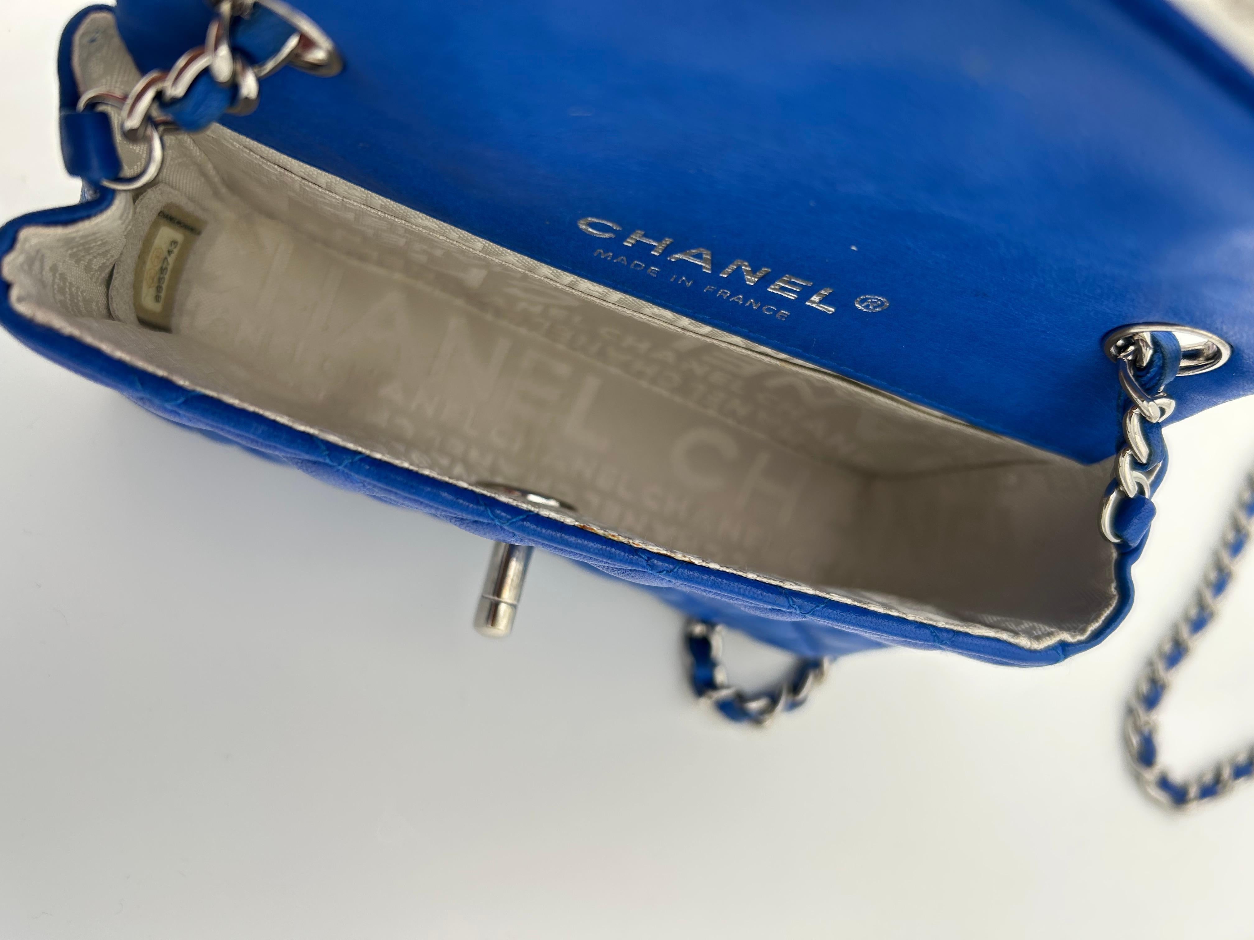 Borsa Chanel Extra Mini Blu Reale Classica in vendita 5