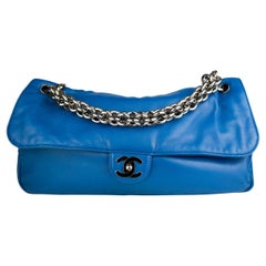 Chanel extra dicke klobige Kette großen blauen weichen Lammfell Classic Klappe Schulter